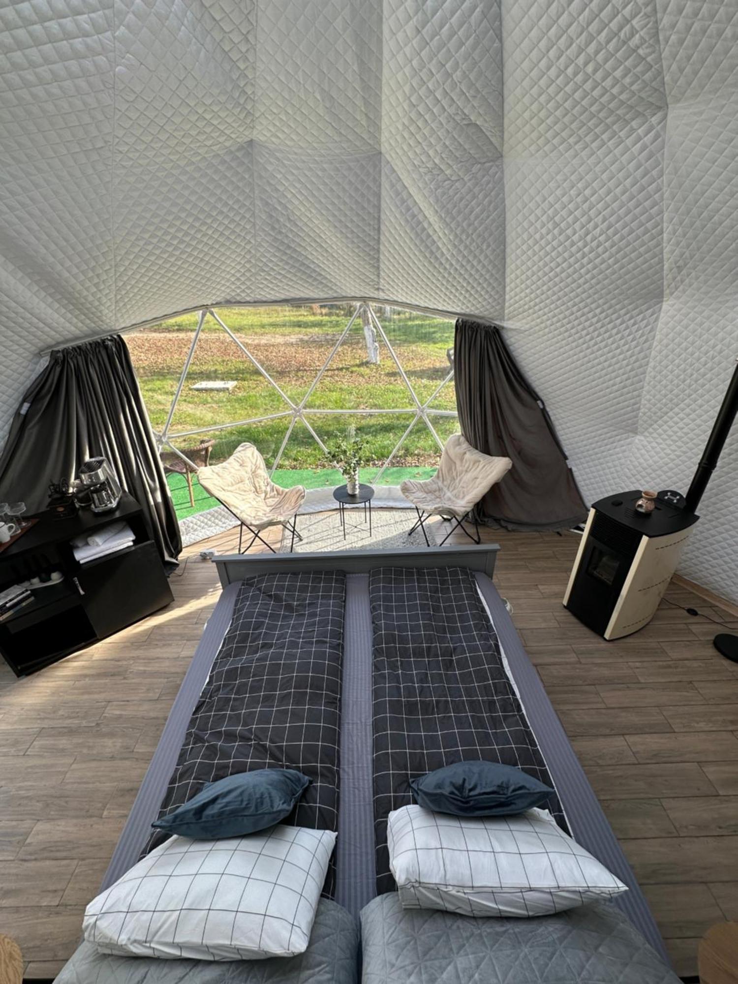 The Frog Glamping Hotel Horezu Ngoại thất bức ảnh