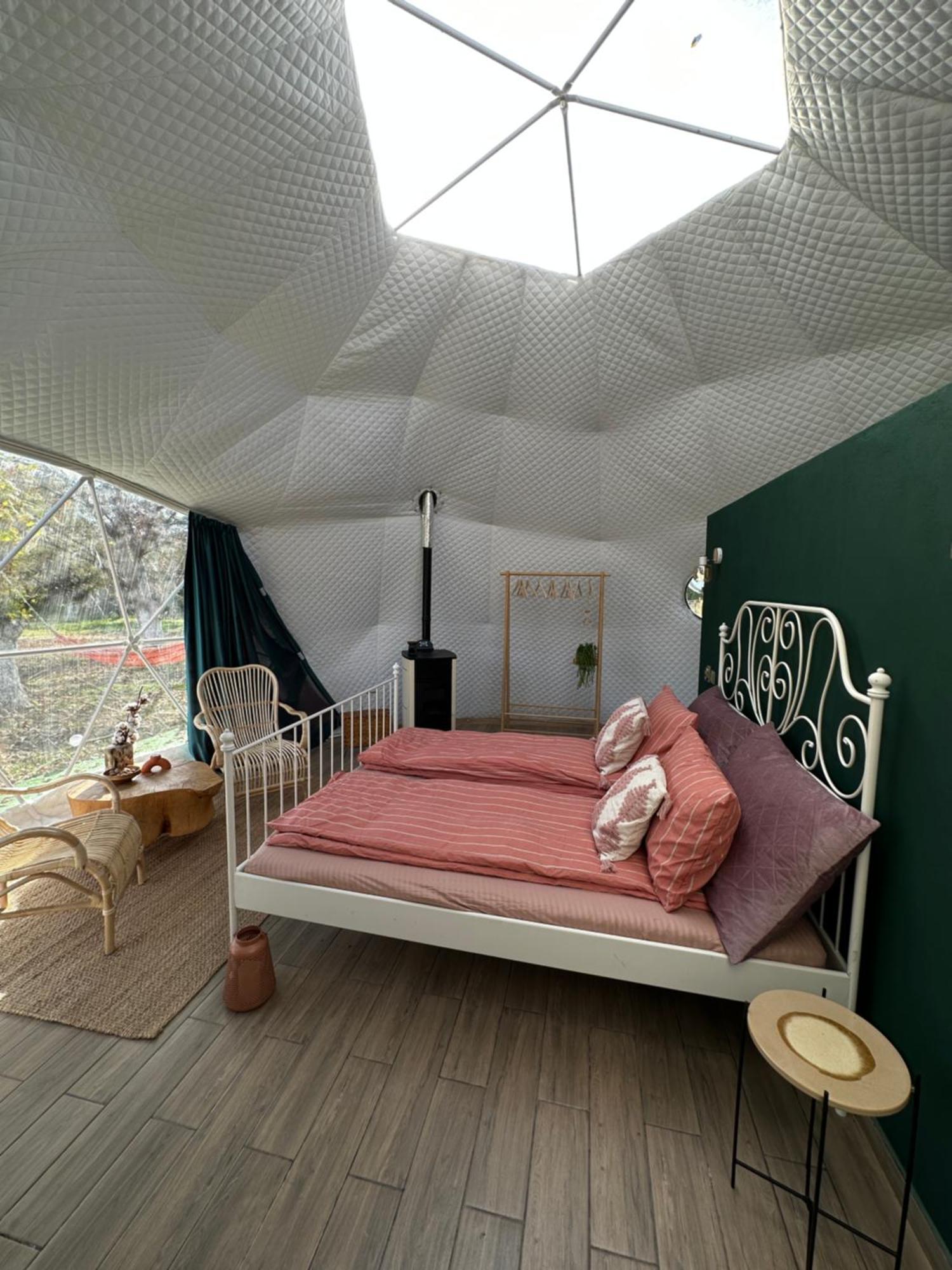 The Frog Glamping Hotel Horezu Ngoại thất bức ảnh