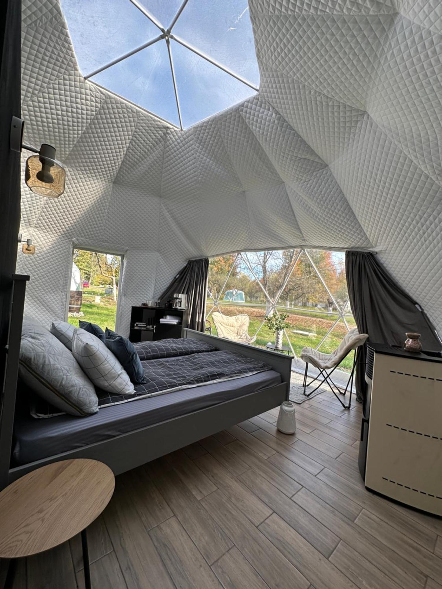 The Frog Glamping Hotel Horezu Ngoại thất bức ảnh