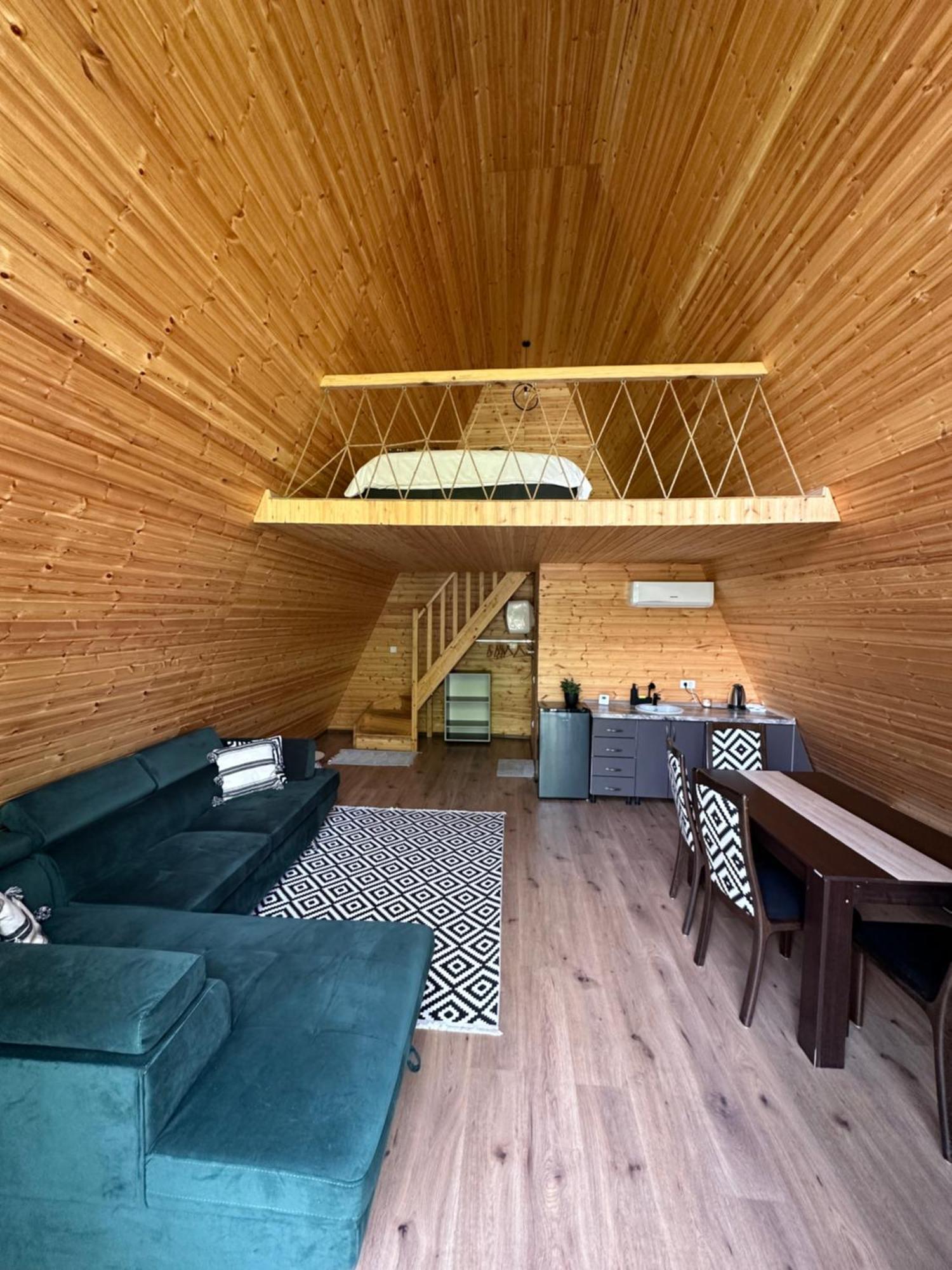 The Frog Glamping Hotel Horezu Ngoại thất bức ảnh