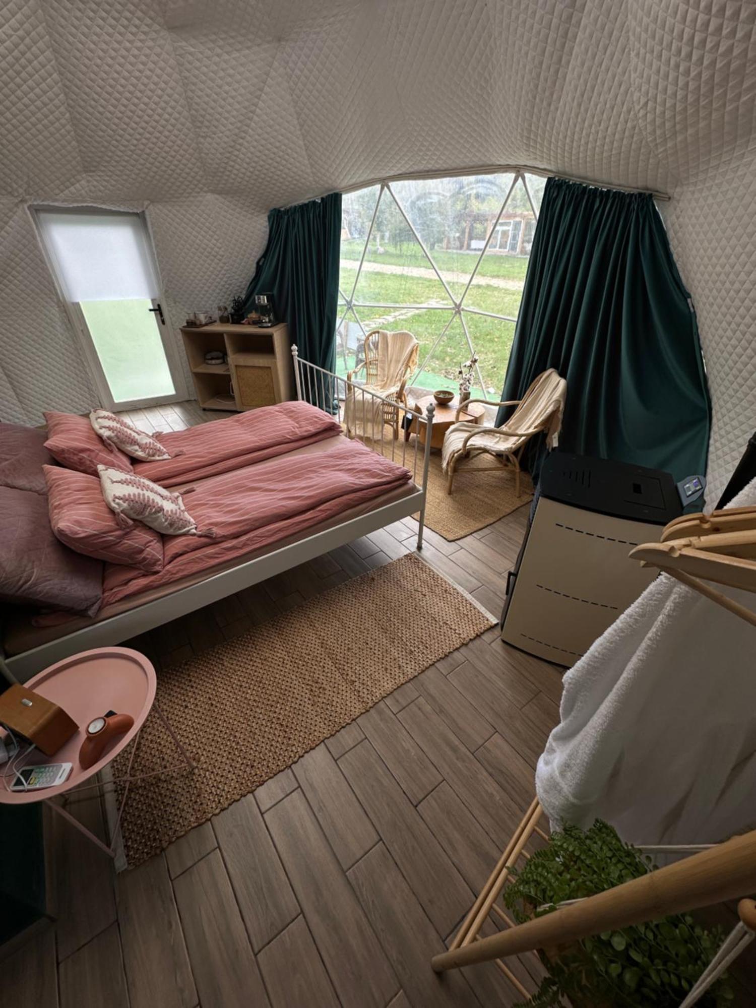 The Frog Glamping Hotel Horezu Ngoại thất bức ảnh