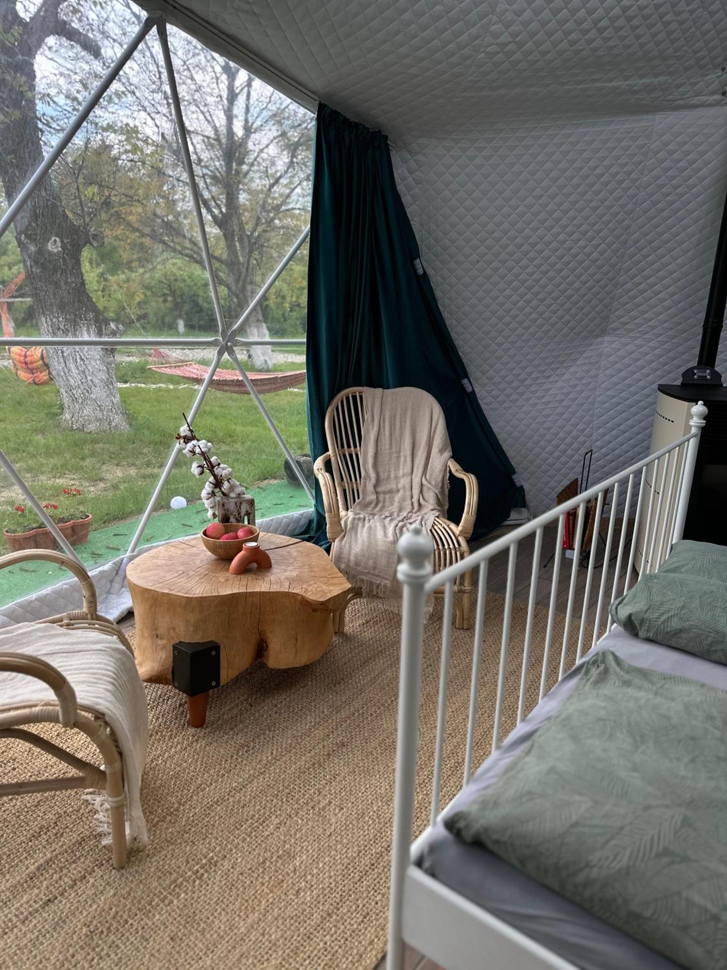 The Frog Glamping Hotel Horezu Ngoại thất bức ảnh