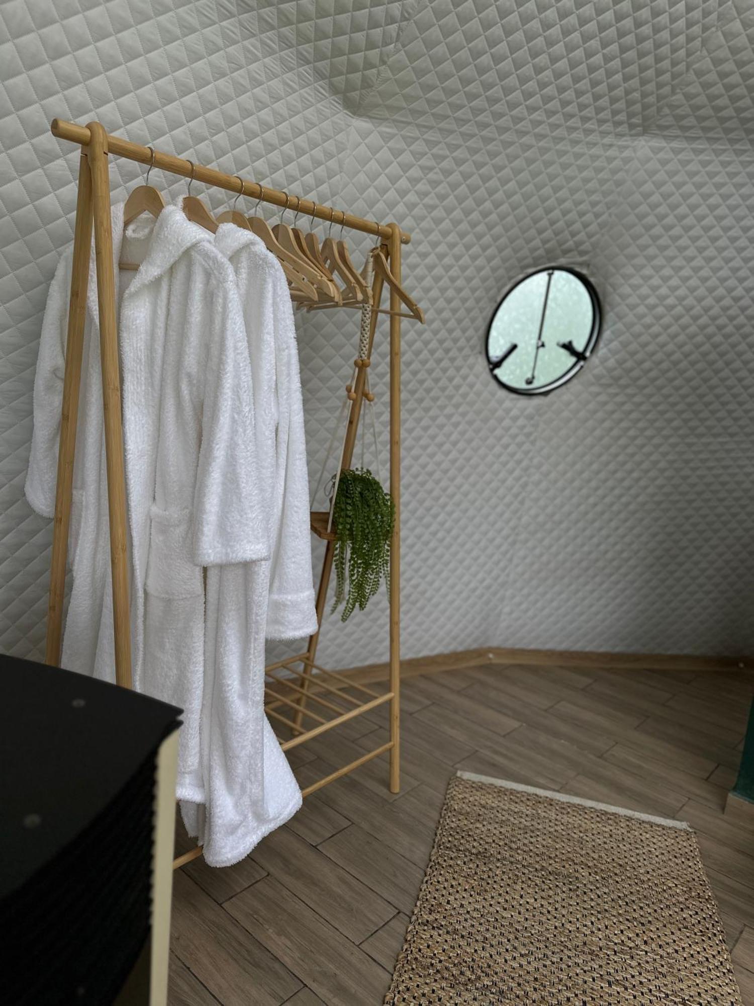 The Frog Glamping Hotel Horezu Ngoại thất bức ảnh