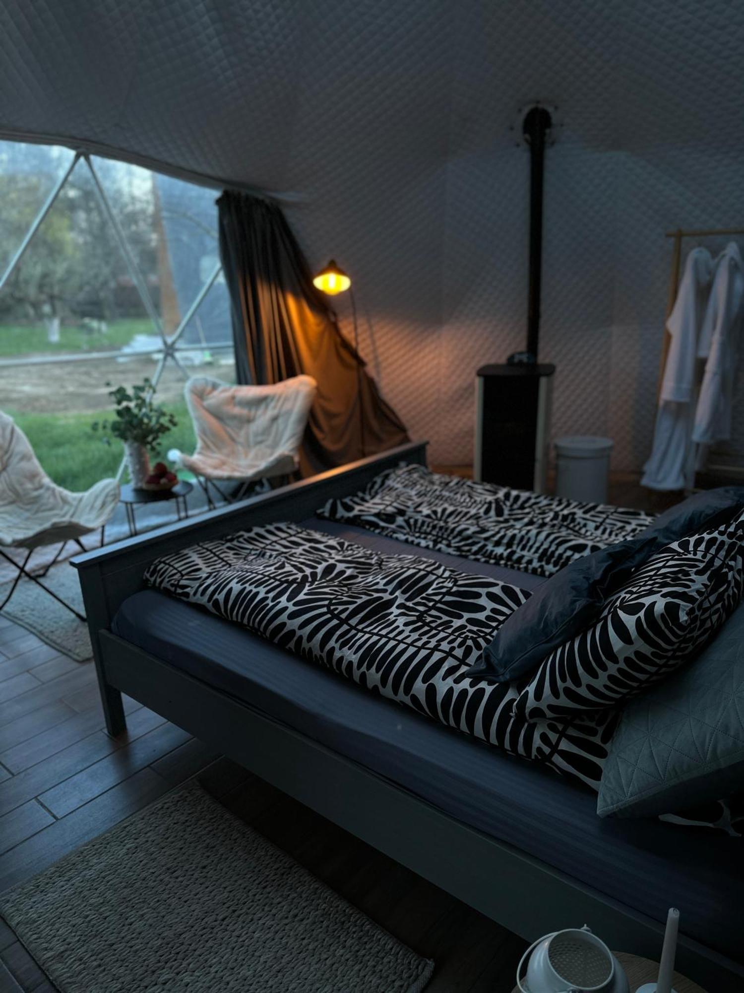 The Frog Glamping Hotel Horezu Ngoại thất bức ảnh